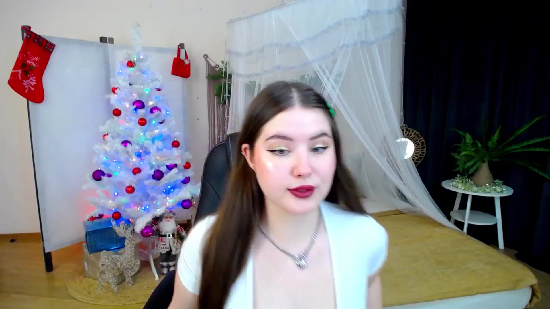 Gallery image thumbnail from AdmireMyEyes's myfreecams stream on, 12/14/2024, 12:23 image 14 of 20