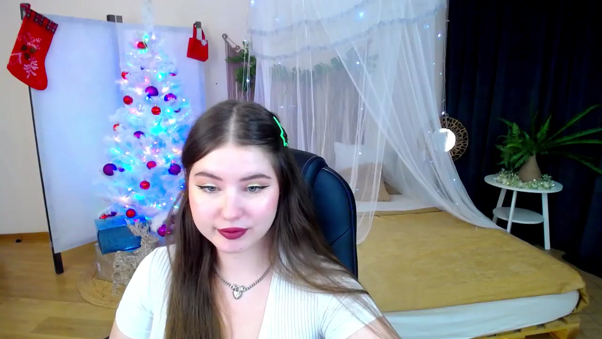 Gallery image thumbnail from AdmireMyEyes's myfreecams stream on, 12/14/2024, 14:07 image 8 of 20