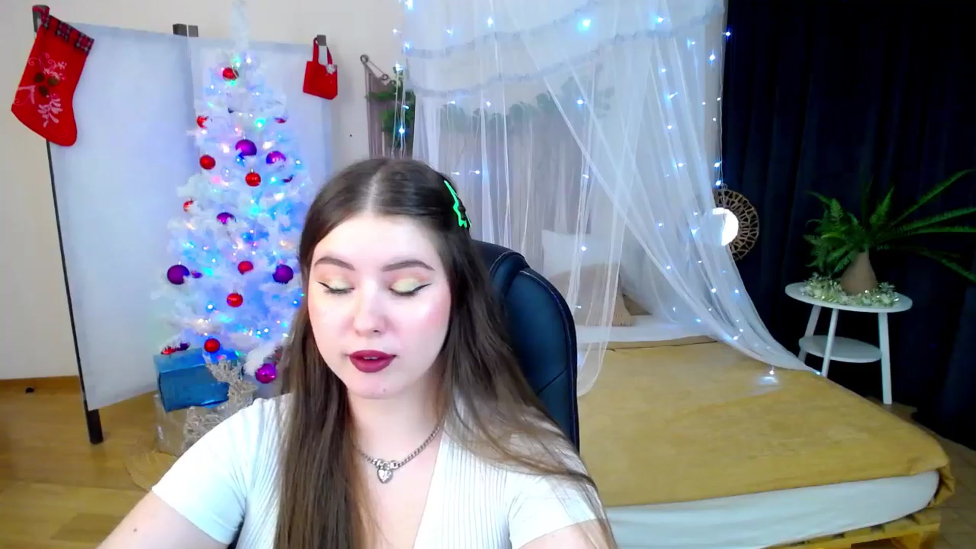 Gallery image thumbnail from AdmireMyEyes's myfreecams stream on, 12/14/2024, 14:07 image 9 of 20