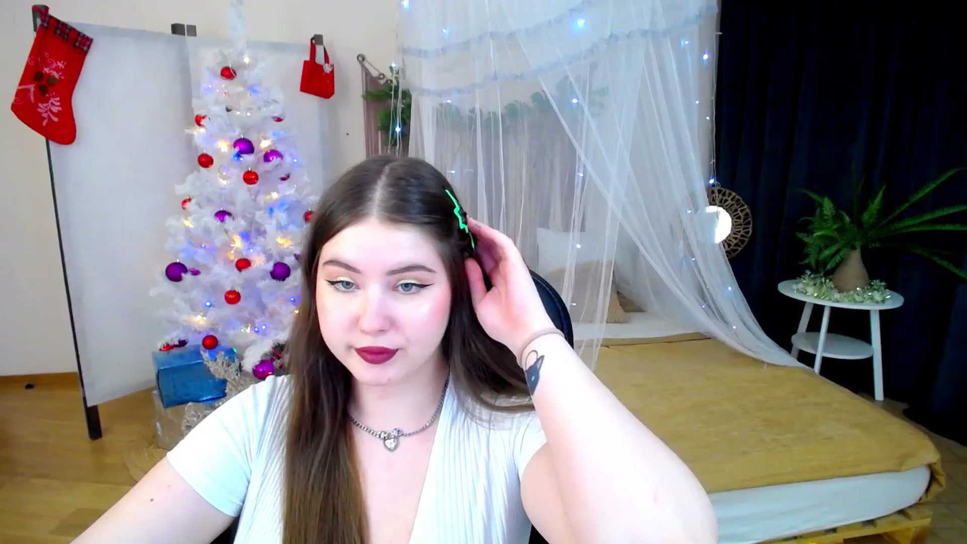 Gallery image thumbnail from AdmireMyEyes's myfreecams stream on, 12/14/2024, 14:07 image 2 of 20