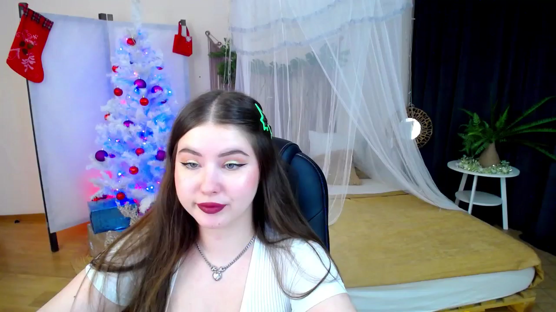 Gallery image thumbnail from AdmireMyEyes's myfreecams stream on, 12/14/2024, 14:07 image 1 of 20