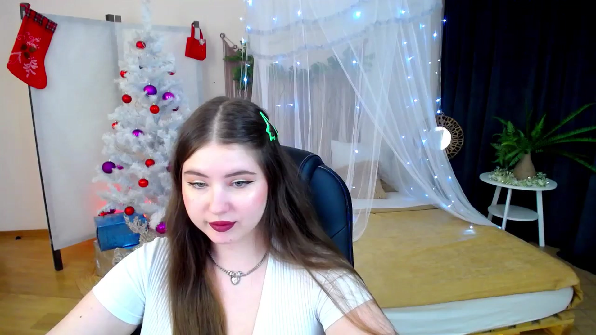 Gallery image thumbnail from AdmireMyEyes's myfreecams stream on, 12/14/2024, 14:07 image 4 of 20