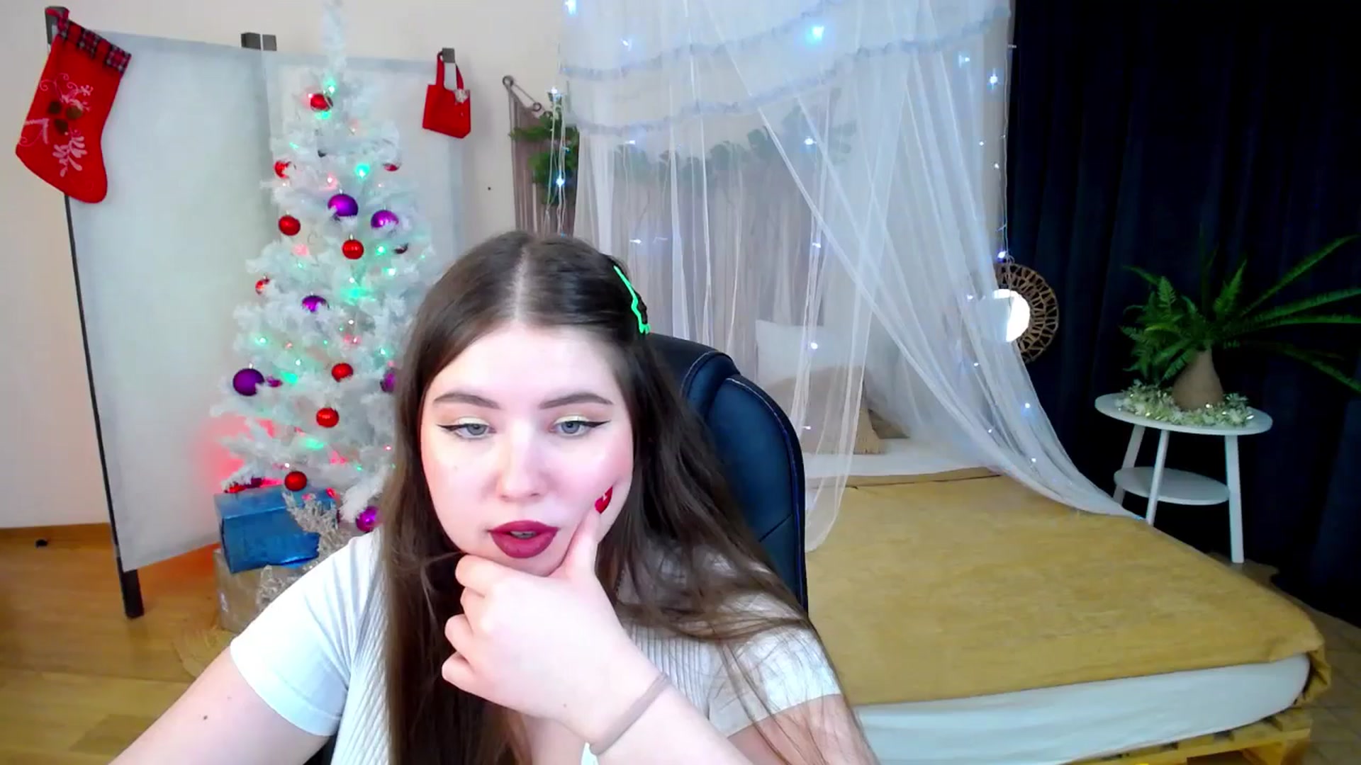 Gallery image thumbnail from AdmireMyEyes's myfreecams stream on, 12/14/2024, 14:07 image 6 of 20
