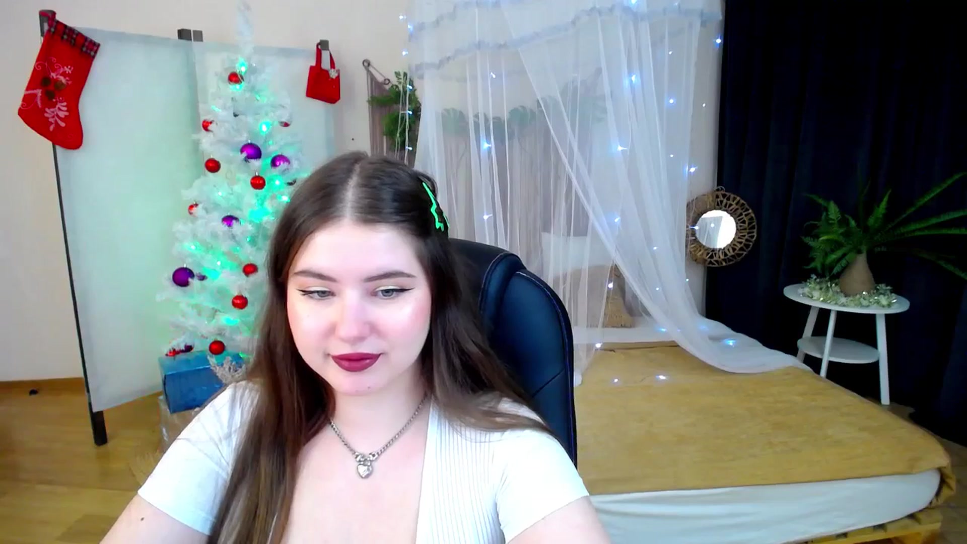 Gallery image thumbnail from AdmireMyEyes's myfreecams stream on, 12/14/2024, 16:47 image 2 of 20