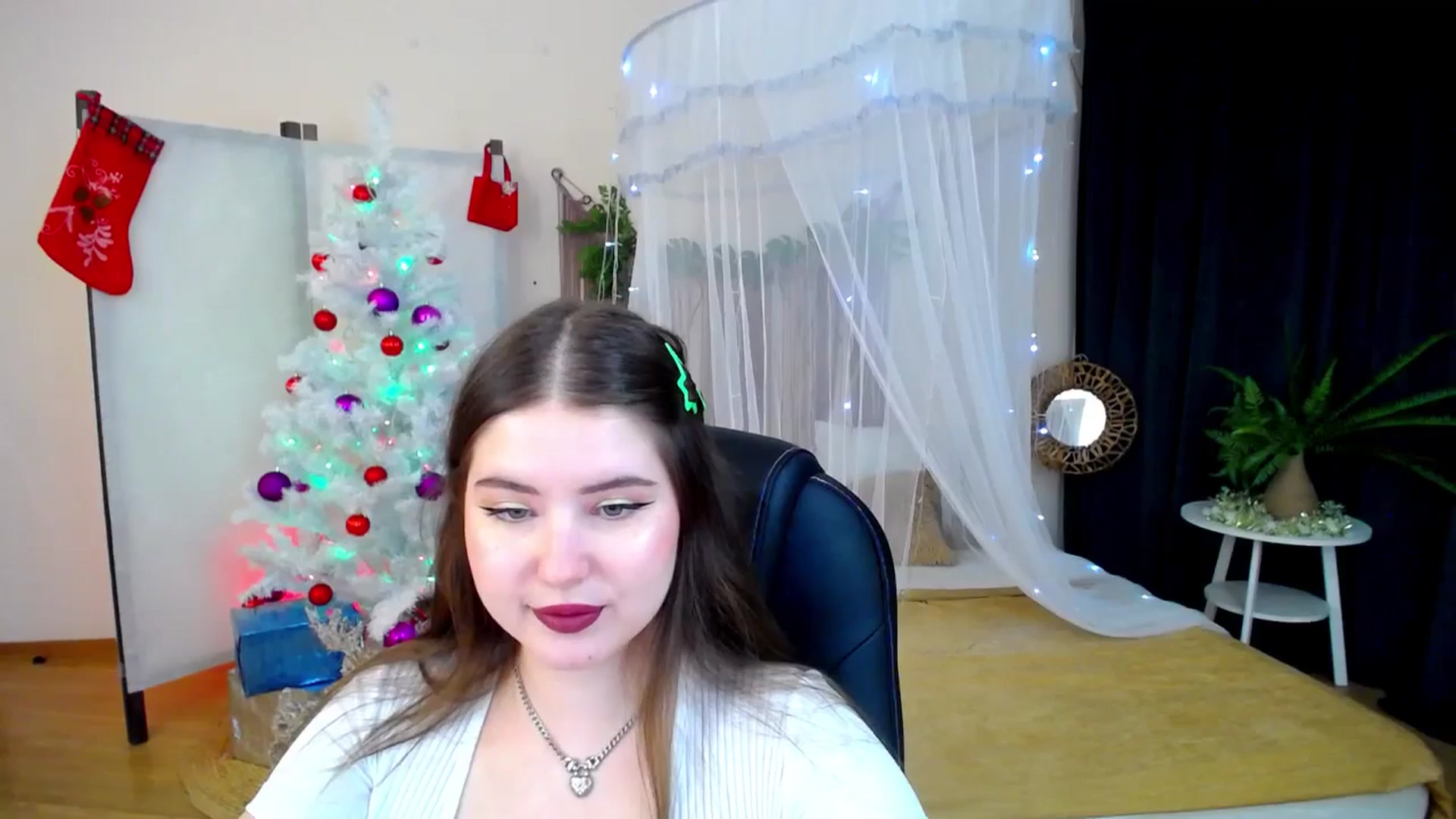 Gallery image thumbnail from AdmireMyEyes's myfreecams stream on, 12/14/2024, 16:47 image 6 of 20