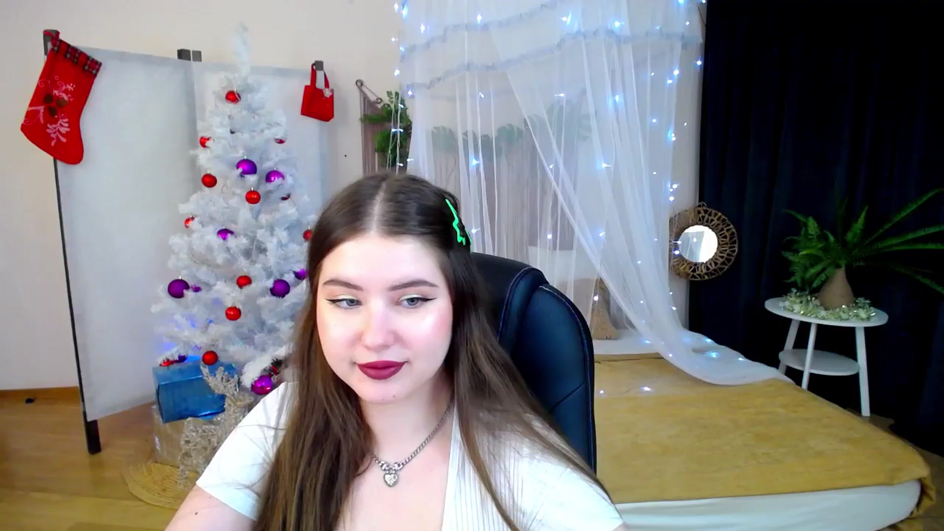 Gallery image thumbnail from AdmireMyEyes's myfreecams stream on, 12/14/2024, 16:47 image 8 of 20