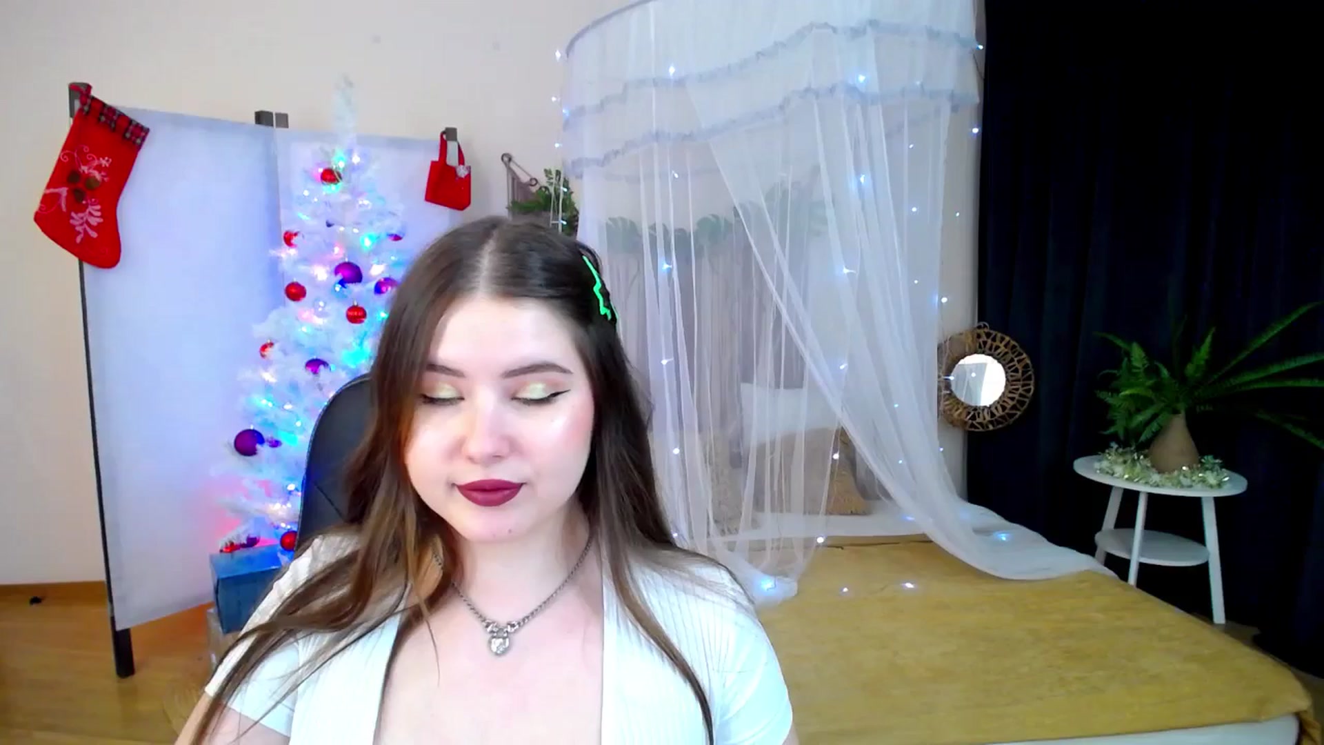 Gallery image thumbnail from AdmireMyEyes's myfreecams stream on, 12/14/2024, 16:47 image 5 of 20