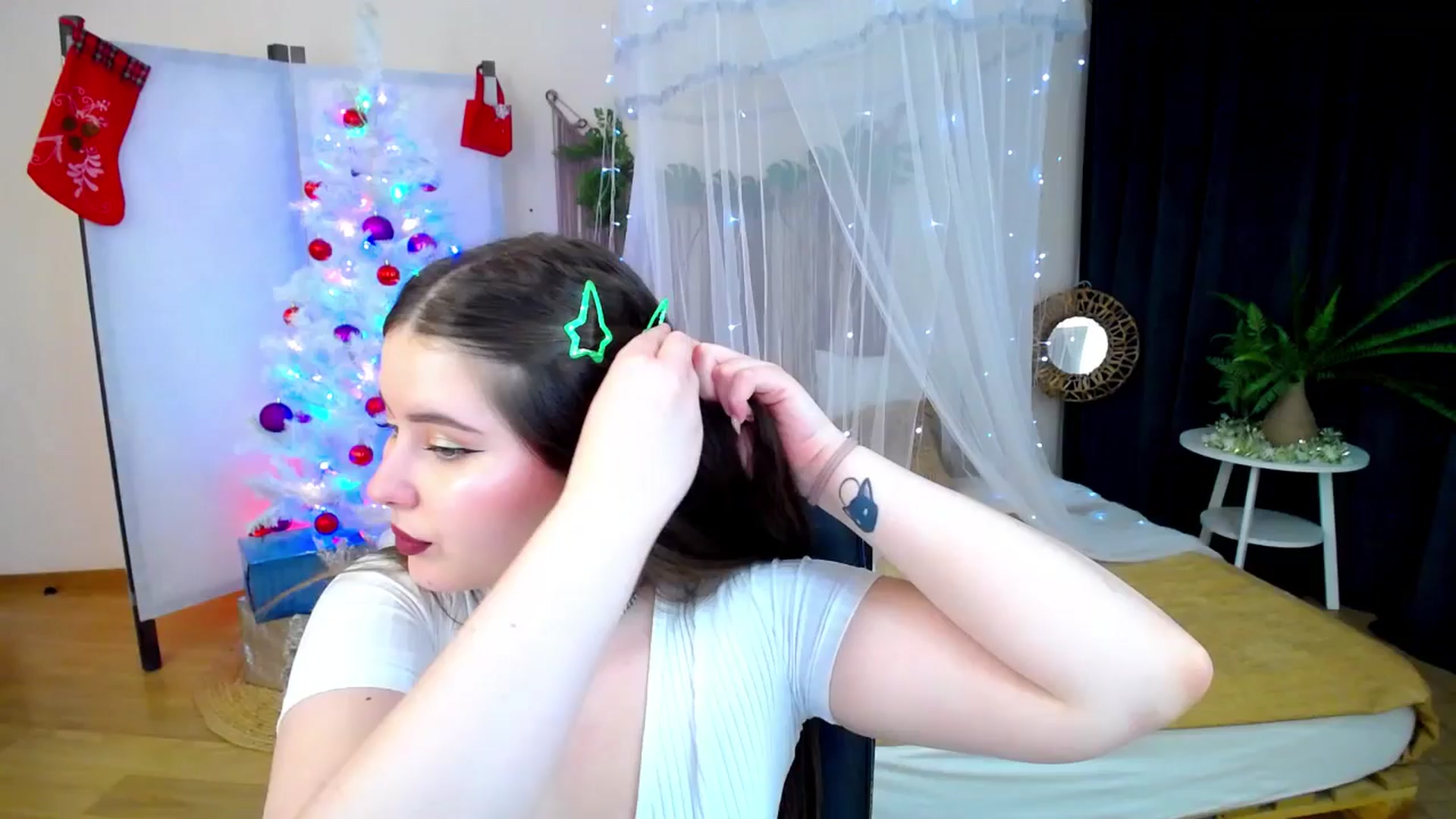 Gallery image thumbnail from AdmireMyEyes's myfreecams stream on, 12/14/2024, 16:47 image 1 of 20