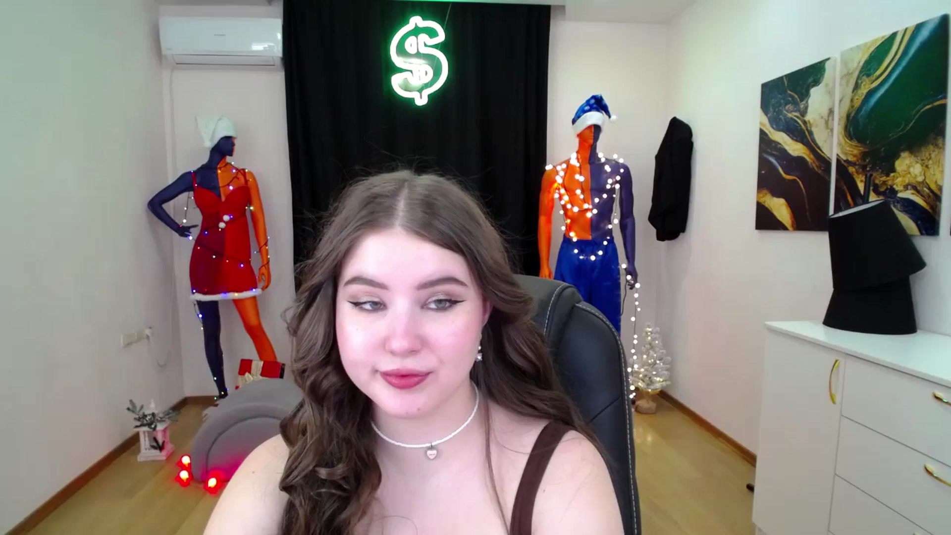 Gallery image thumbnail from AdmireMyEyes's myfreecams stream on, 12/15/2024, 09:30 image 14 of 20