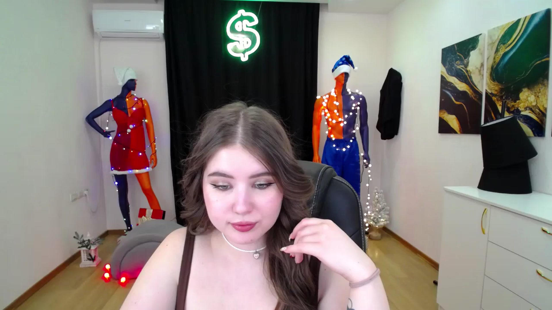 Gallery image thumbnail from AdmireMyEyes's myfreecams stream on, 12/15/2024, 09:30 image 20 of 20