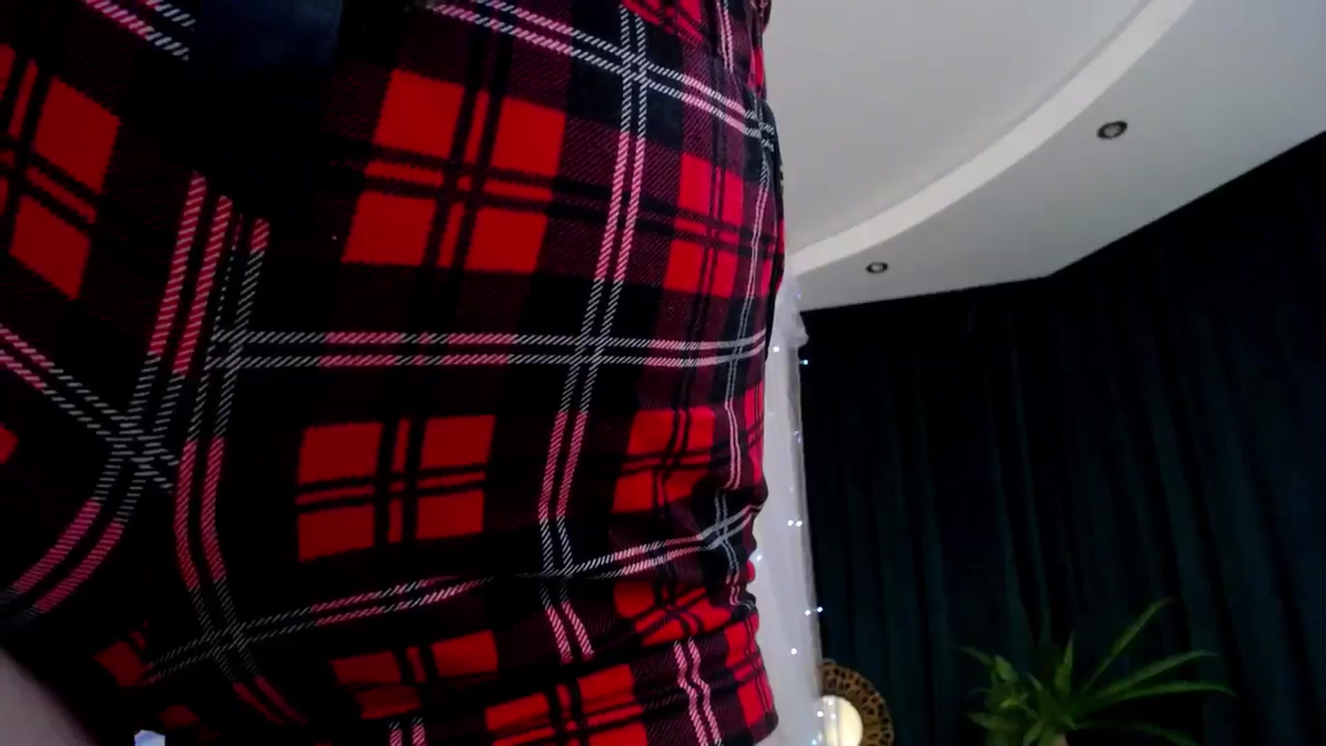Gallery image thumbnail from AdmireMyEyes's myfreecams stream on, 12/16/2024, 07:17 image 19 of 20
