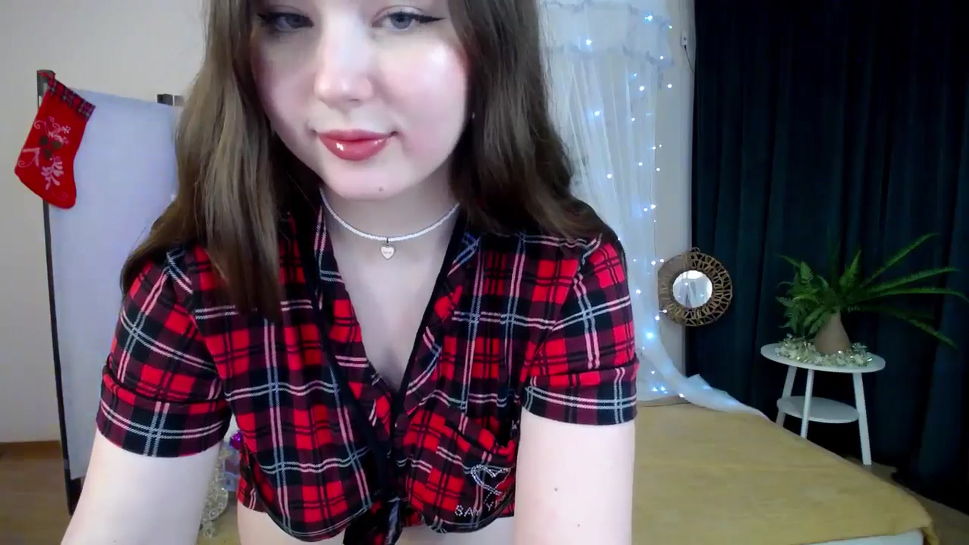 Gallery image thumbnail from AdmireMyEyes's myfreecams stream on, 12/16/2024, 07:17 image 18 of 20