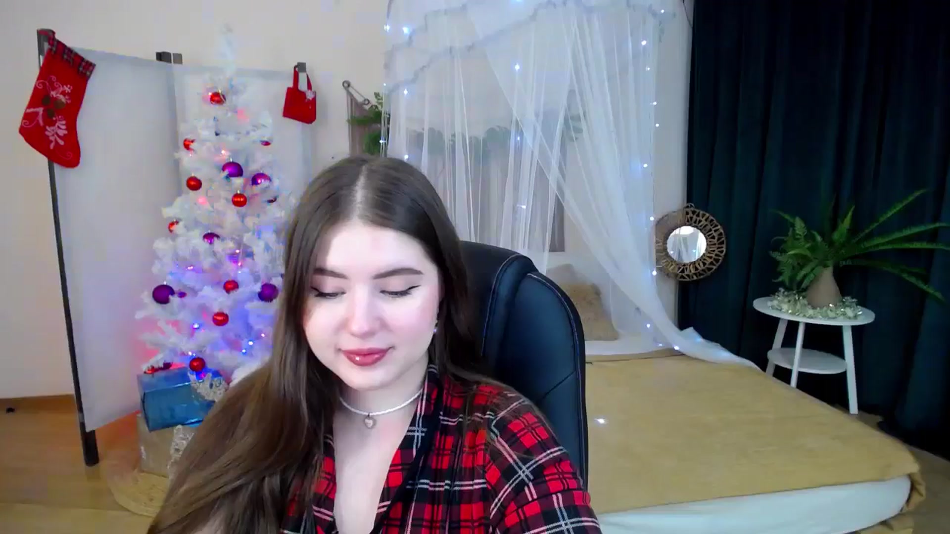 Gallery image thumbnail from AdmireMyEyes's myfreecams stream on, 12/16/2024, 08:54 image 4 of 20