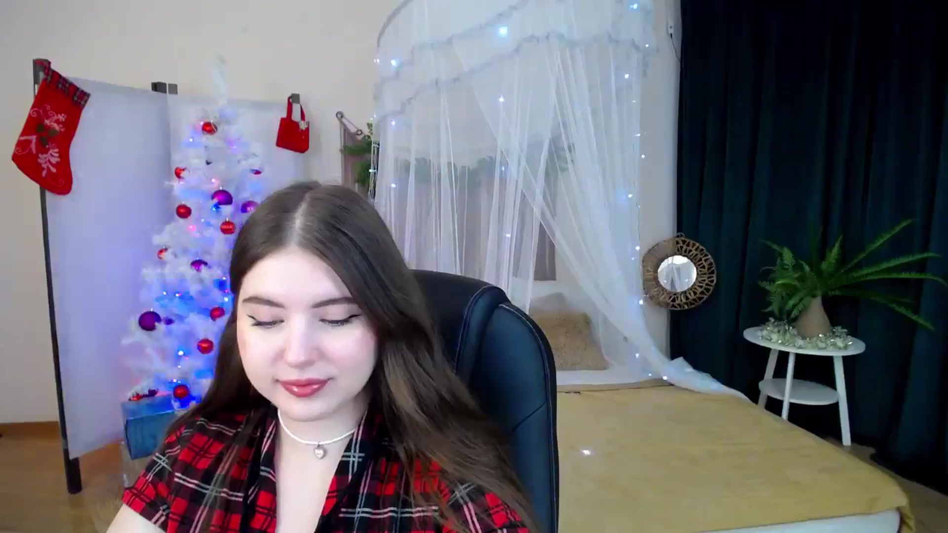 Gallery image thumbnail from AdmireMyEyes's myfreecams stream on, 12/16/2024, 08:54 image 16 of 20