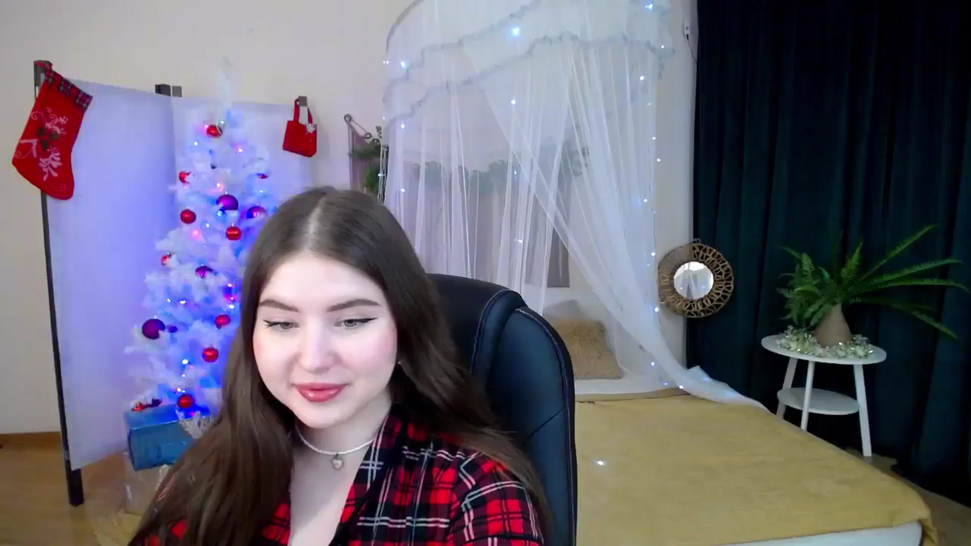 Gallery image thumbnail from AdmireMyEyes's myfreecams stream on, 12/16/2024, 08:54 image 19 of 20