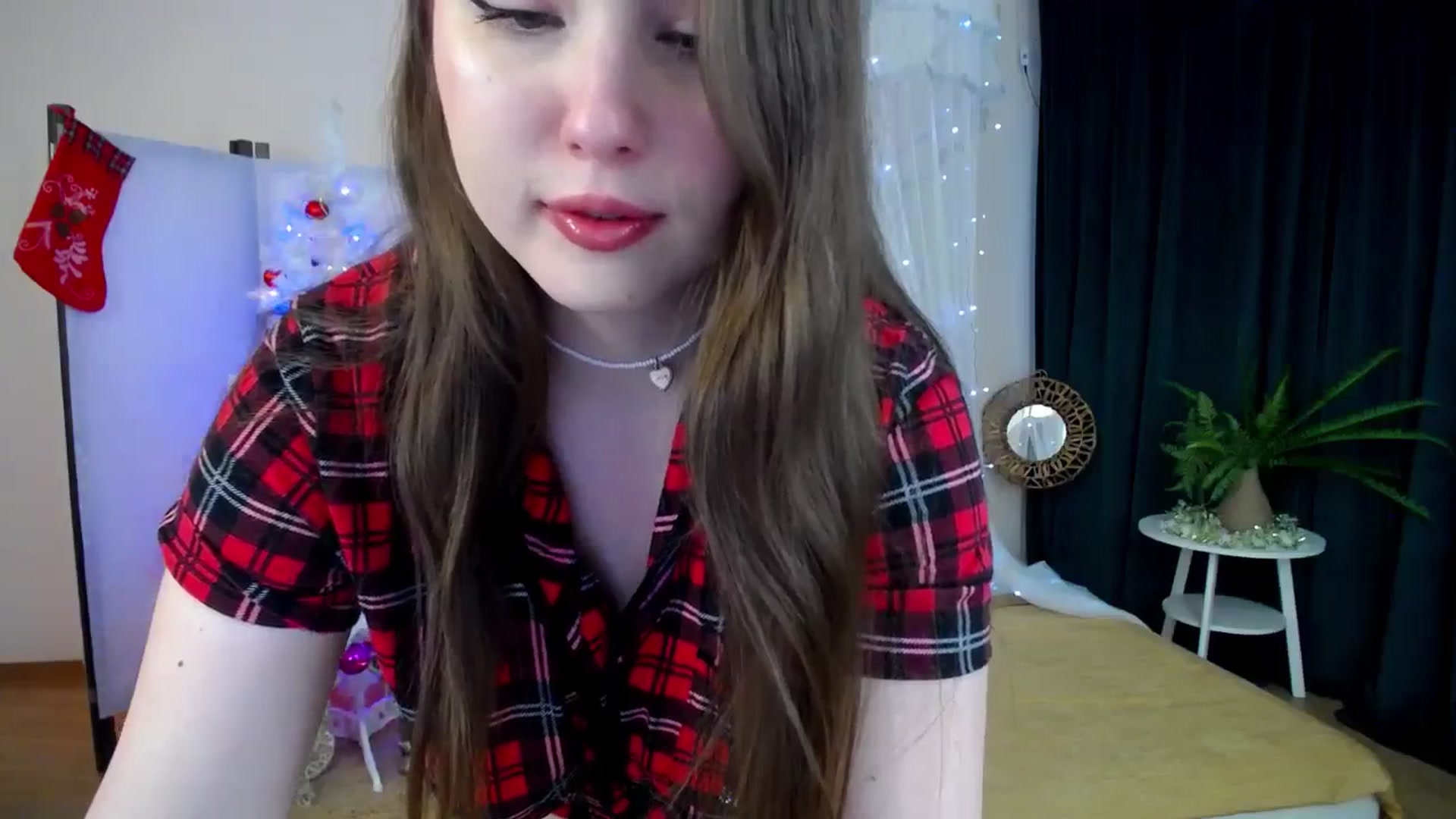 Gallery image thumbnail from AdmireMyEyes's myfreecams stream on, 12/16/2024, 09:47 image 16 of 20