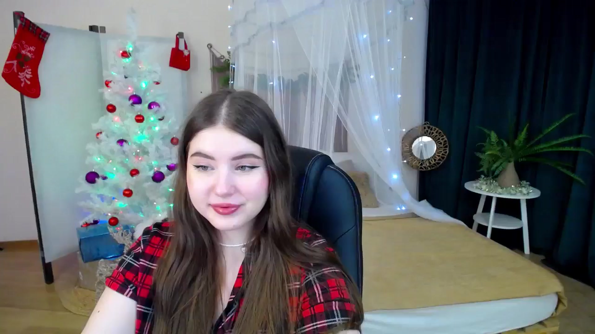 Gallery image thumbnail from AdmireMyEyes's myfreecams stream on, 12/16/2024, 09:47 image 19 of 20