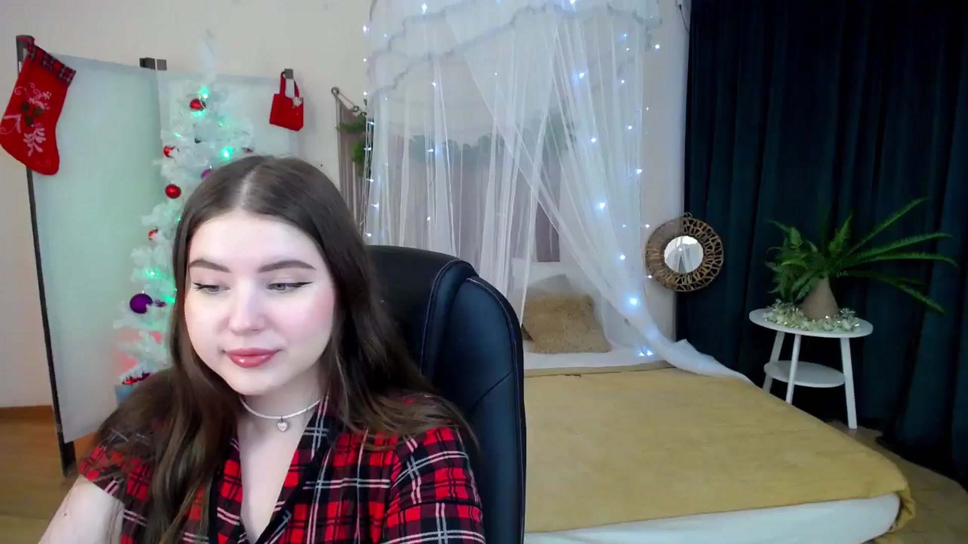 Gallery image thumbnail from AdmireMyEyes's myfreecams stream on, 12/16/2024, 09:47 image 5 of 20