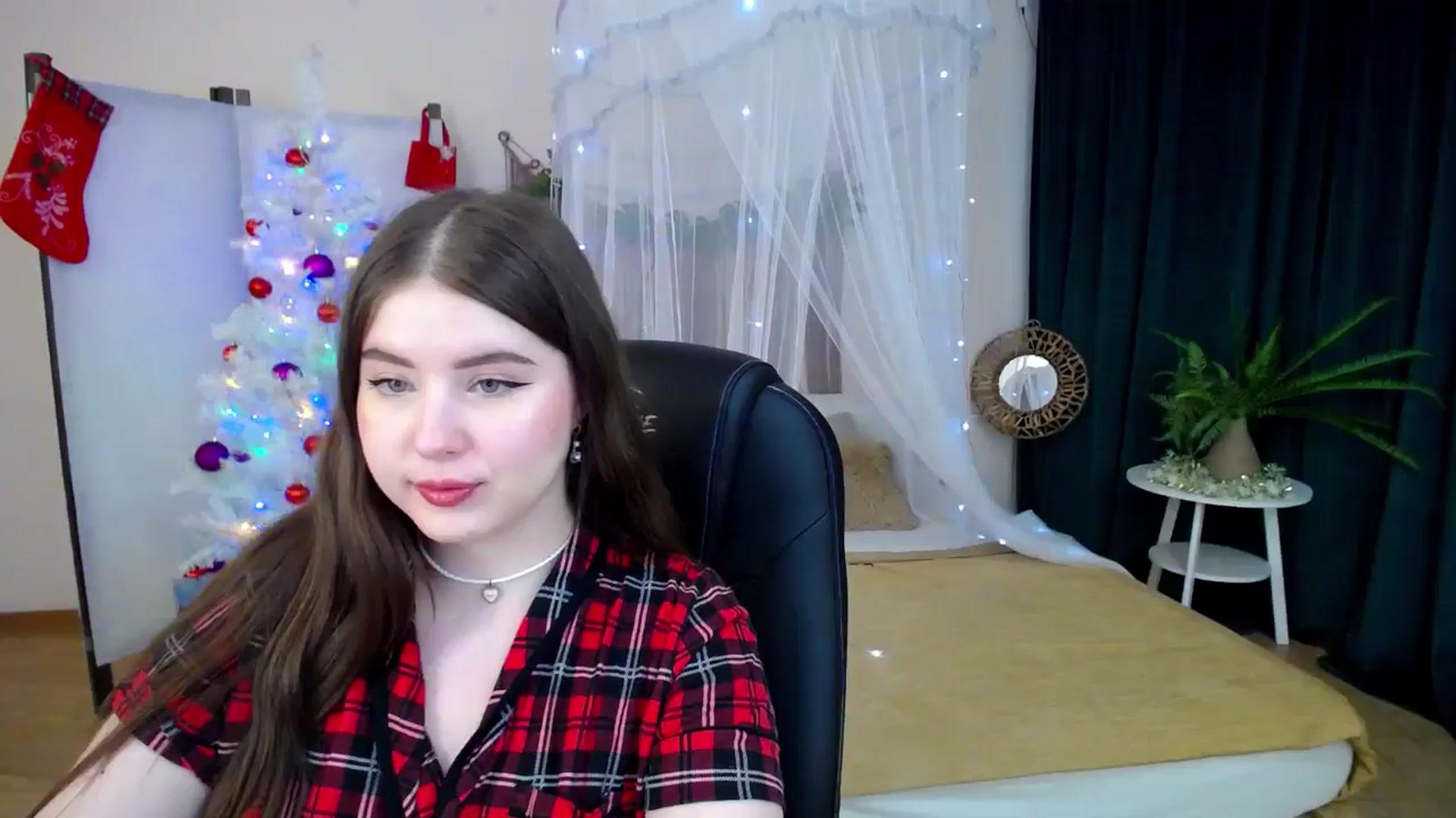 Gallery image thumbnail from AdmireMyEyes's myfreecams stream on, 12/16/2024, 09:47 image 2 of 20
