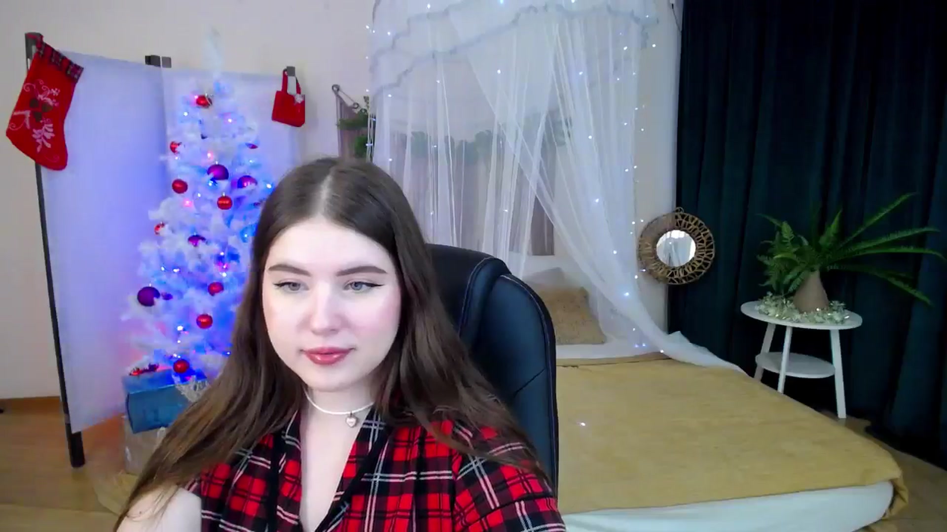 Gallery image thumbnail from AdmireMyEyes's myfreecams stream on, 12/16/2024, 09:47 image 11 of 20