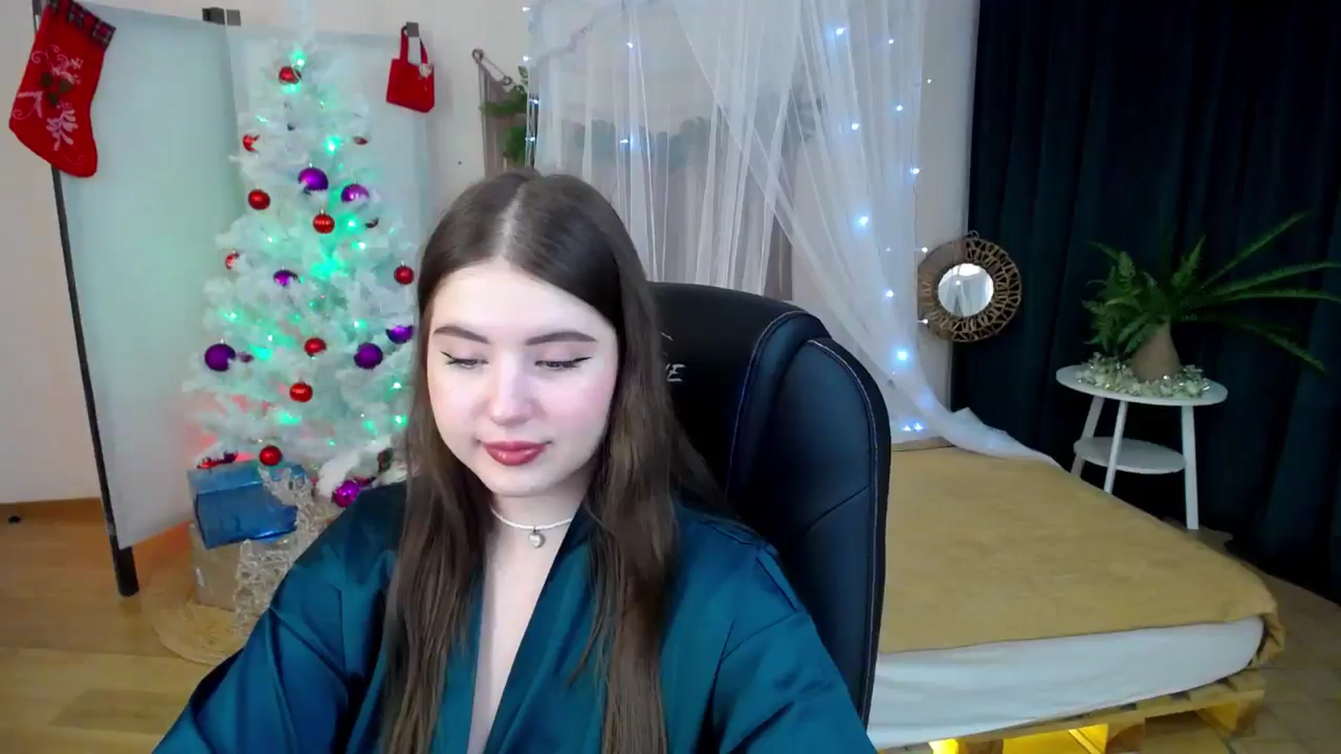 Gallery image thumbnail from AdmireMyEyes's myfreecams stream on, 12/16/2024, 12:12 image 14 of 20