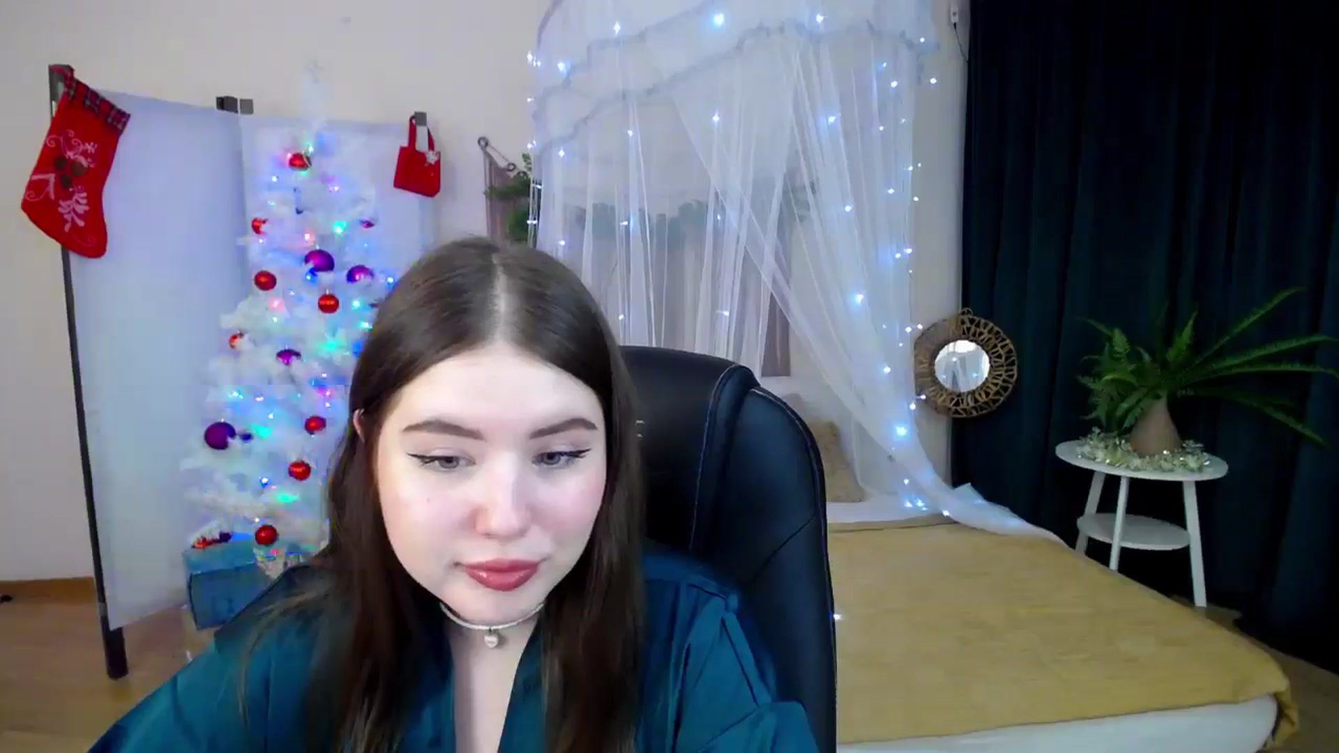 Gallery image thumbnail from AdmireMyEyes's myfreecams stream on, 12/16/2024, 12:12 image 15 of 20