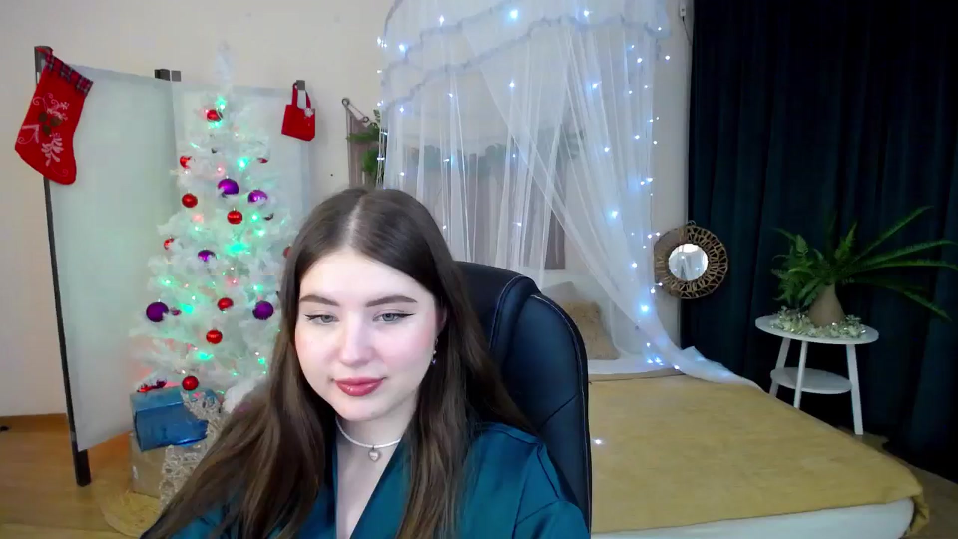 Gallery image thumbnail from AdmireMyEyes's myfreecams stream on, 12/16/2024, 12:12 image 20 of 20