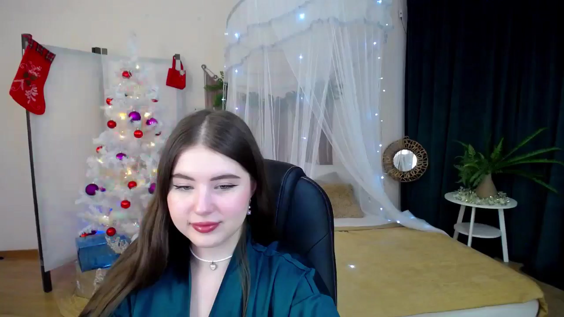 Gallery image thumbnail from AdmireMyEyes's myfreecams stream on, 12/16/2024, 12:12 image 13 of 20