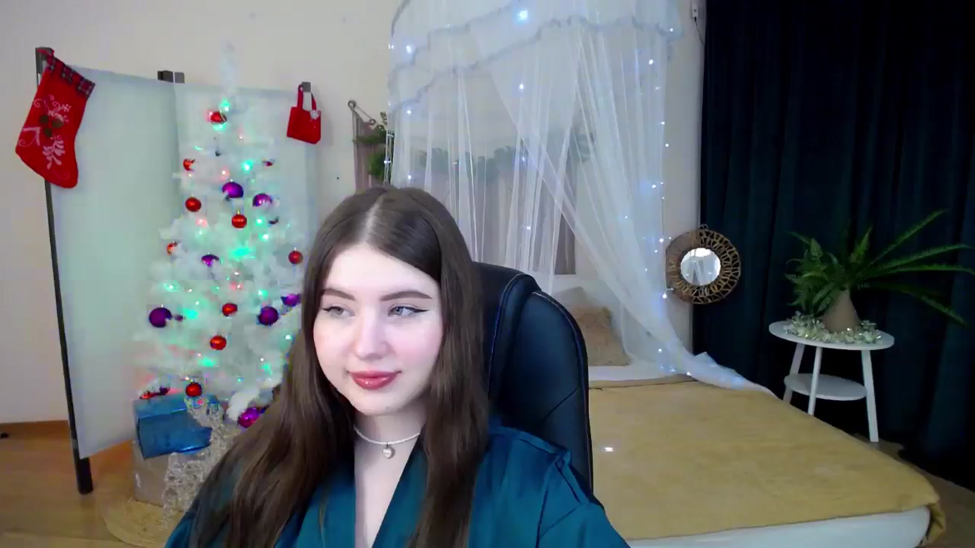 Gallery image thumbnail from AdmireMyEyes's myfreecams stream on, 12/16/2024, 12:12 image 16 of 20