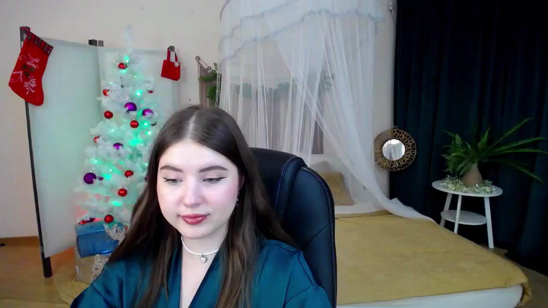 Gallery image thumbnail from AdmireMyEyes's myfreecams stream on, 12/16/2024, 12:12 image 19 of 20