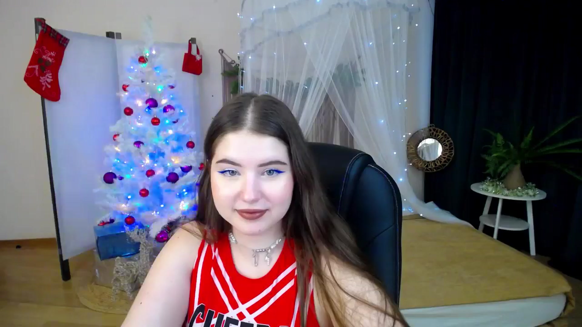 Gallery image thumbnail from AdmireMyEyes's myfreecams stream on, 12/17/2024, 09:09 image 10 of 20