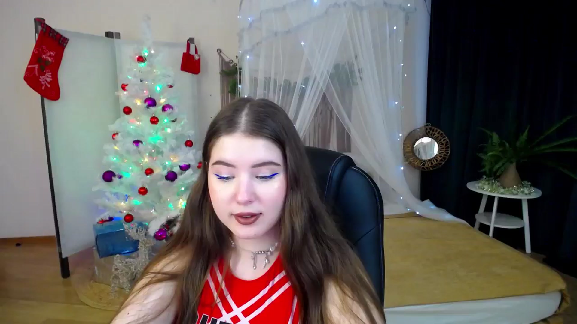 Gallery image thumbnail from AdmireMyEyes's myfreecams stream on, 12/17/2024, 09:09 image 7 of 20