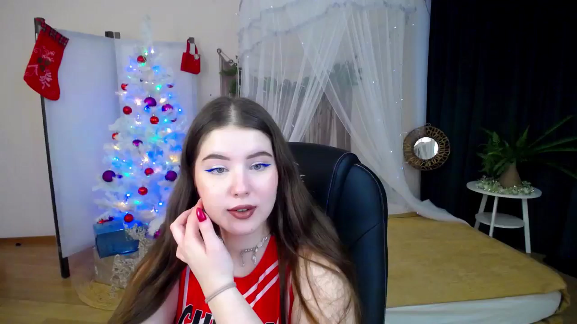 Gallery image thumbnail from AdmireMyEyes's myfreecams stream on, 12/17/2024, 09:09 image 12 of 20