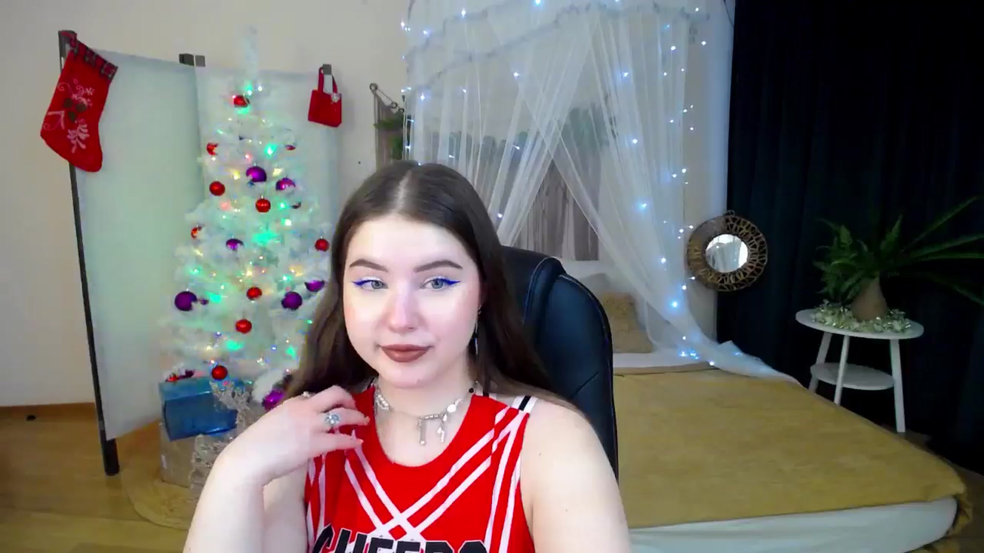 Gallery image thumbnail from AdmireMyEyes's myfreecams stream on, 12/17/2024, 09:09 image 4 of 20