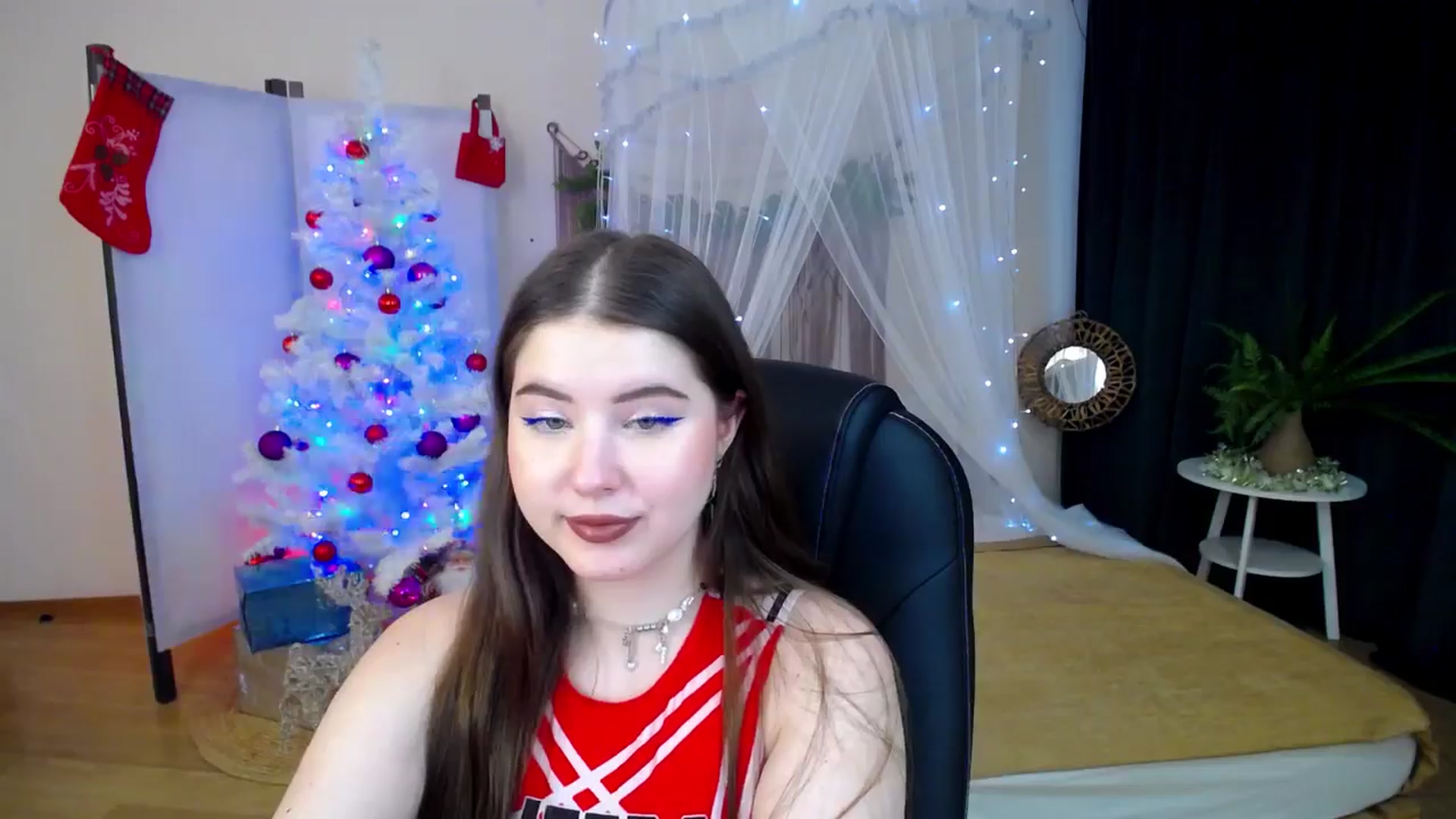 Gallery image thumbnail from AdmireMyEyes's myfreecams stream on, 12/17/2024, 09:09 image 14 of 20