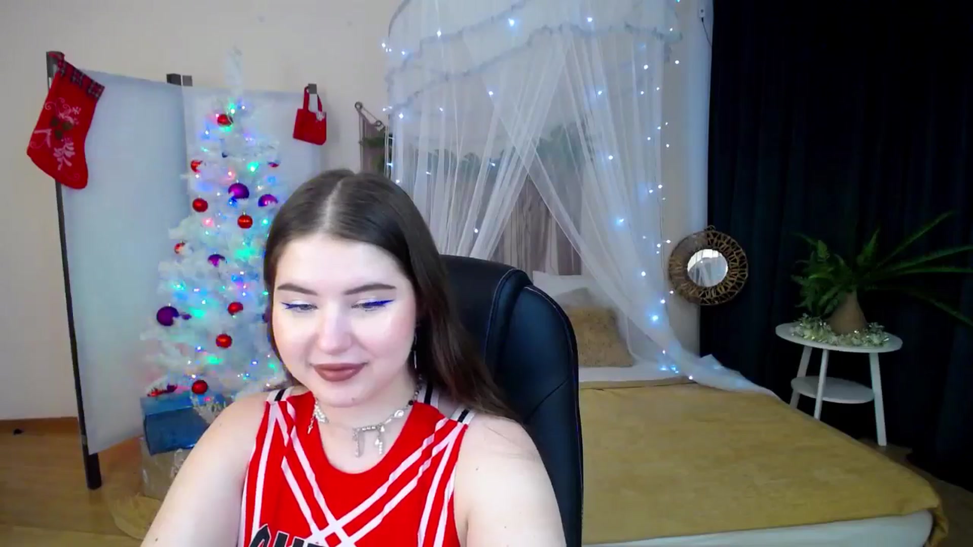 Gallery image thumbnail from AdmireMyEyes's myfreecams stream on, 12/17/2024, 09:09 image 19 of 20