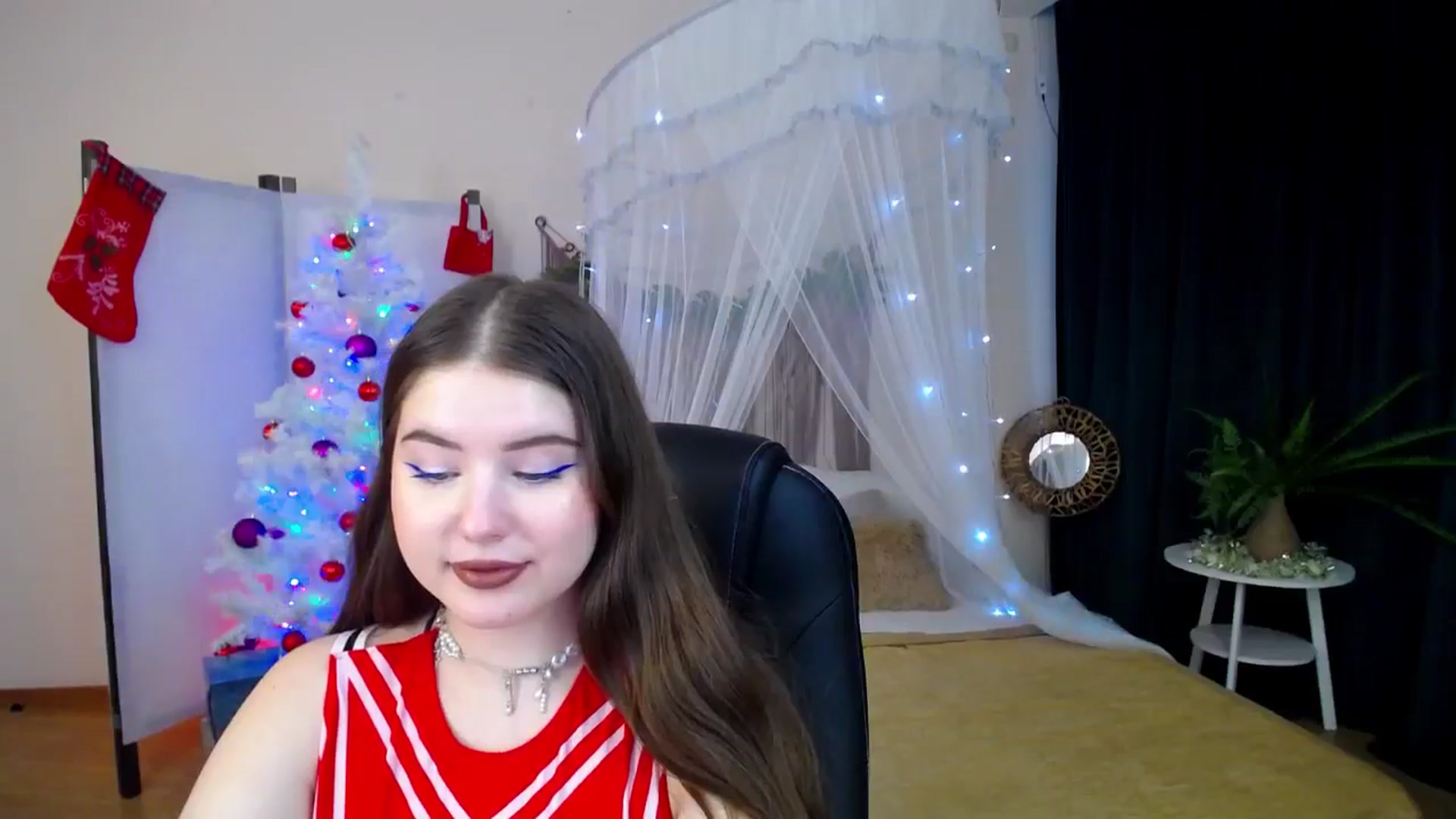 Gallery image thumbnail from AdmireMyEyes's myfreecams stream on, 12/17/2024, 10:43 image 9 of 20