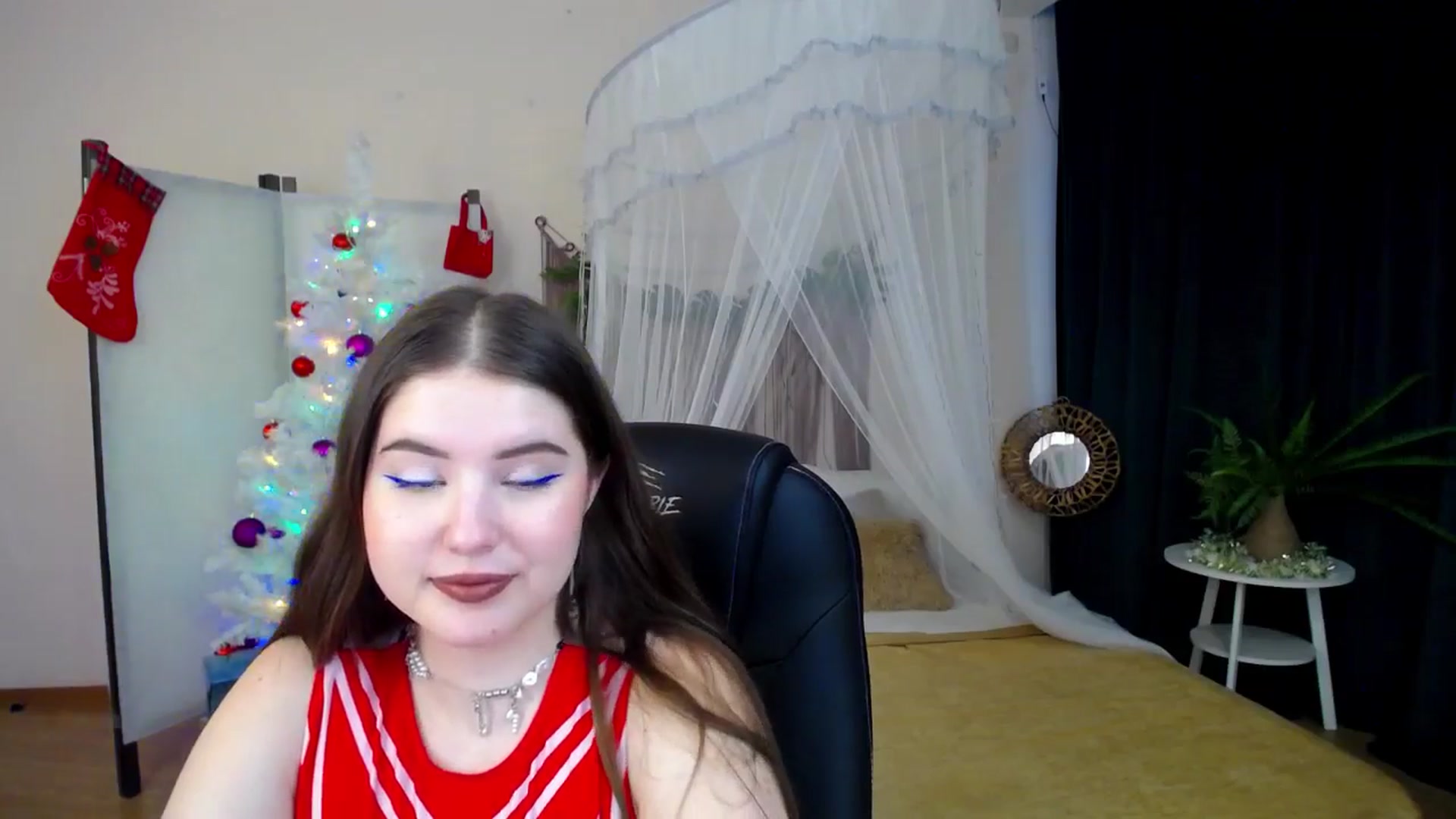 Gallery image thumbnail from AdmireMyEyes's myfreecams stream on, 12/17/2024, 10:43 image 10 of 20