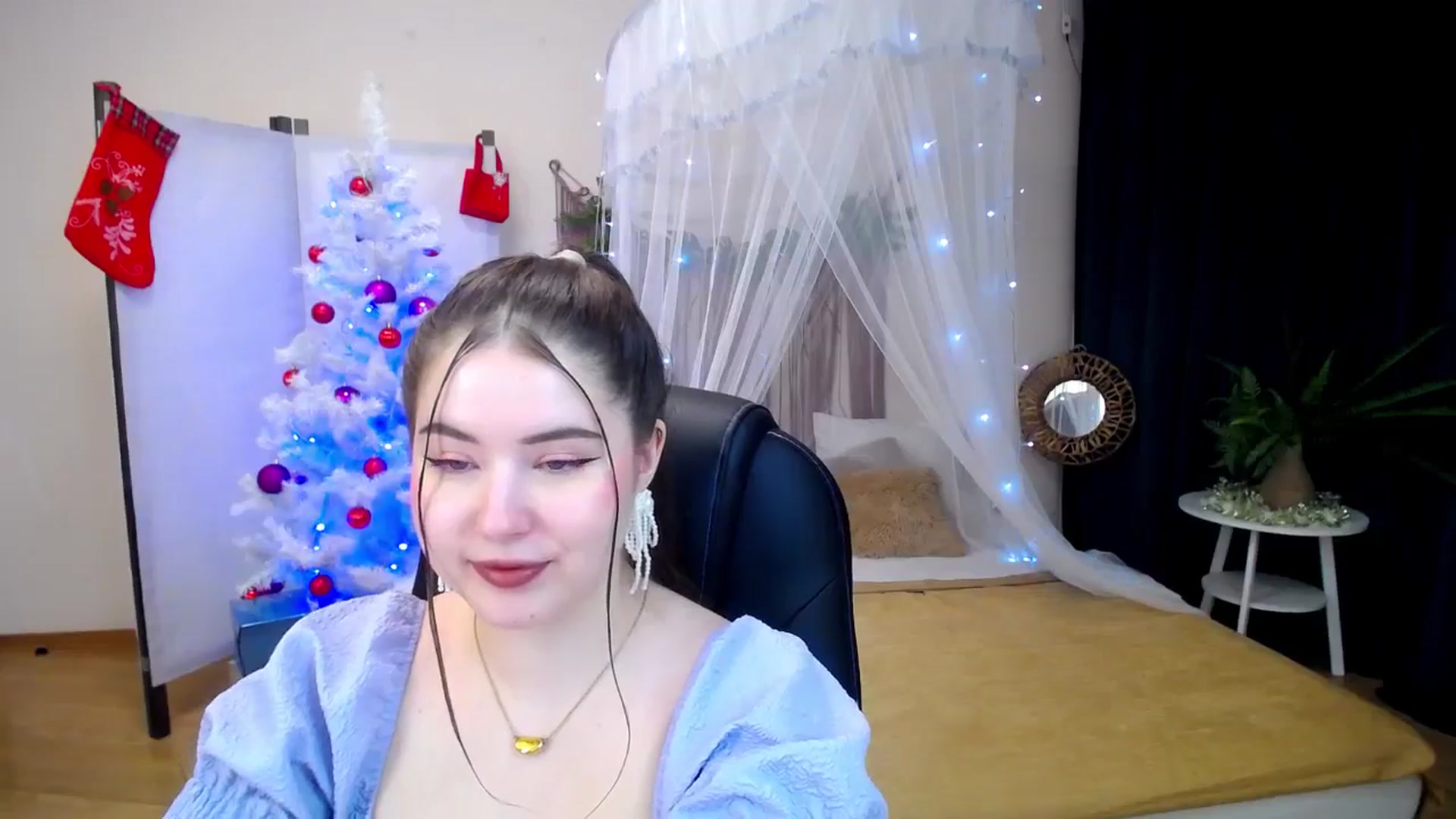 Gallery image thumbnail from AdmireMyEyes's myfreecams stream on, 12/18/2024, 19:22 image 2 of 20