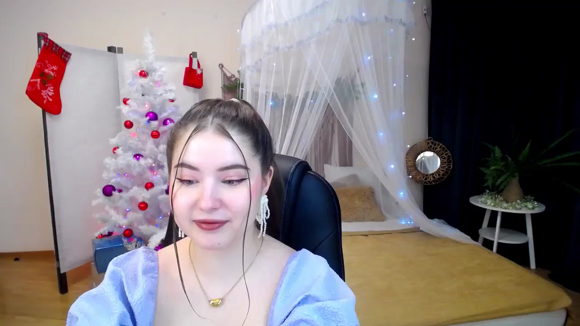 Gallery image thumbnail from AdmireMyEyes's myfreecams stream on, 12/18/2024, 19:22 image 6 of 20