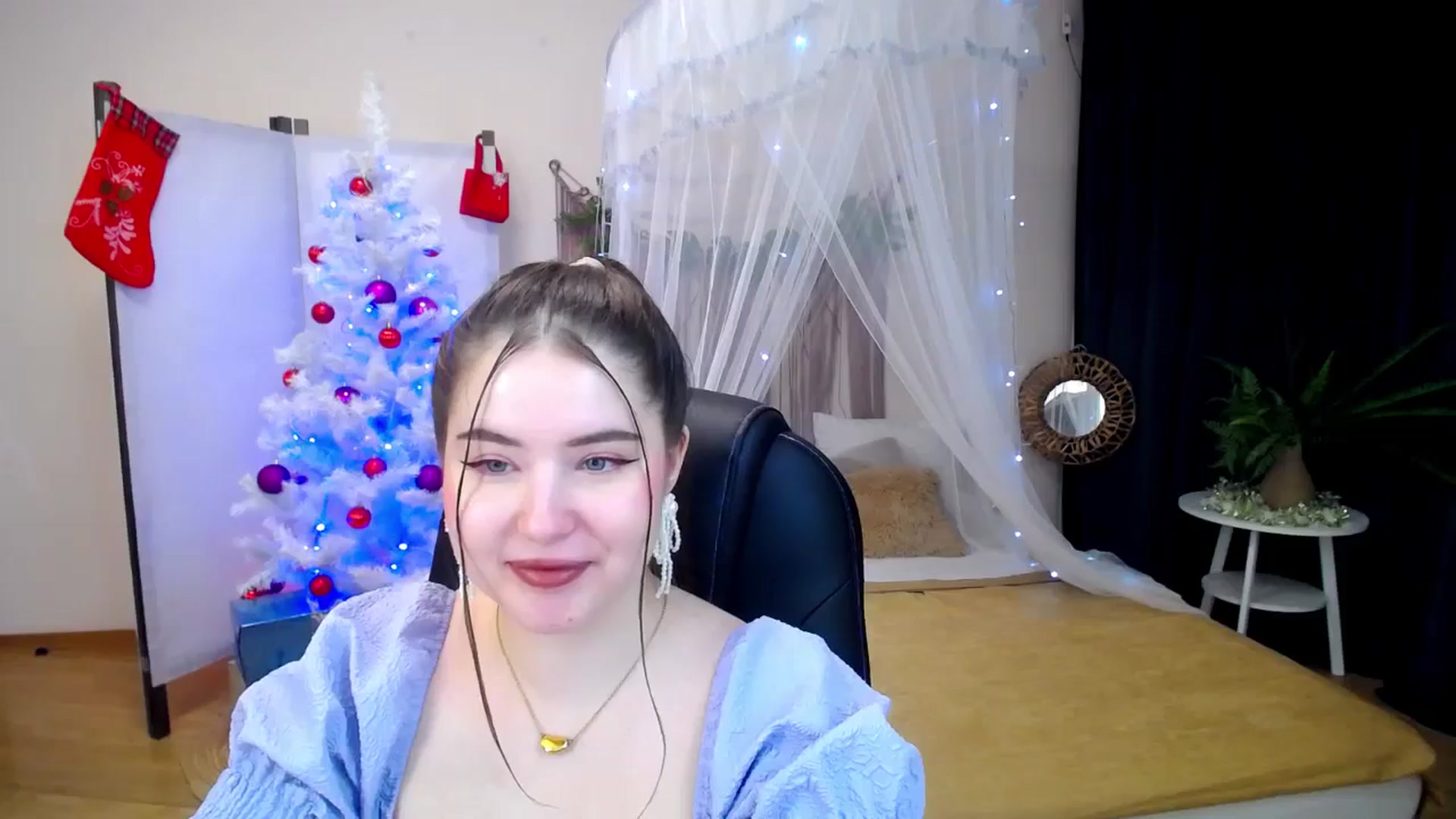 Gallery image thumbnail from AdmireMyEyes's myfreecams stream on, 12/18/2024, 19:22 image 5 of 20