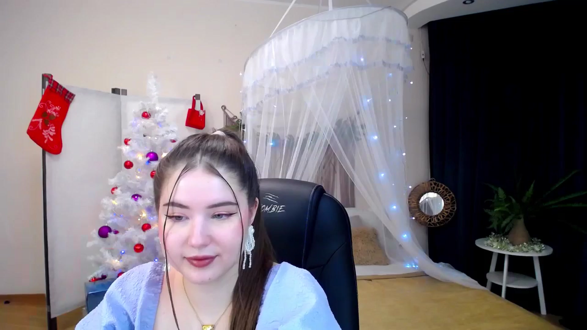 Gallery image thumbnail from AdmireMyEyes's myfreecams stream on, 12/18/2024, 19:22 image 19 of 20