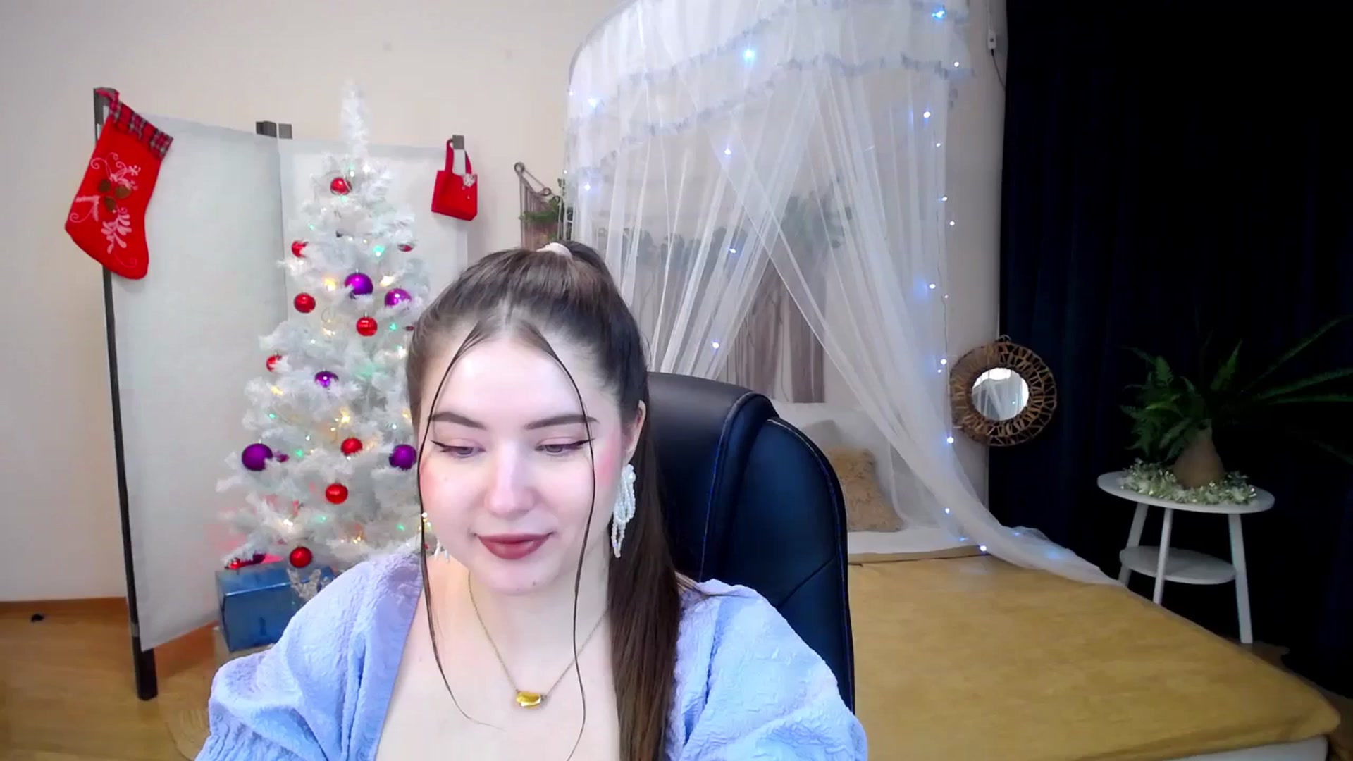 Gallery image thumbnail from AdmireMyEyes's myfreecams stream on, 12/18/2024, 20:26 image 9 of 20