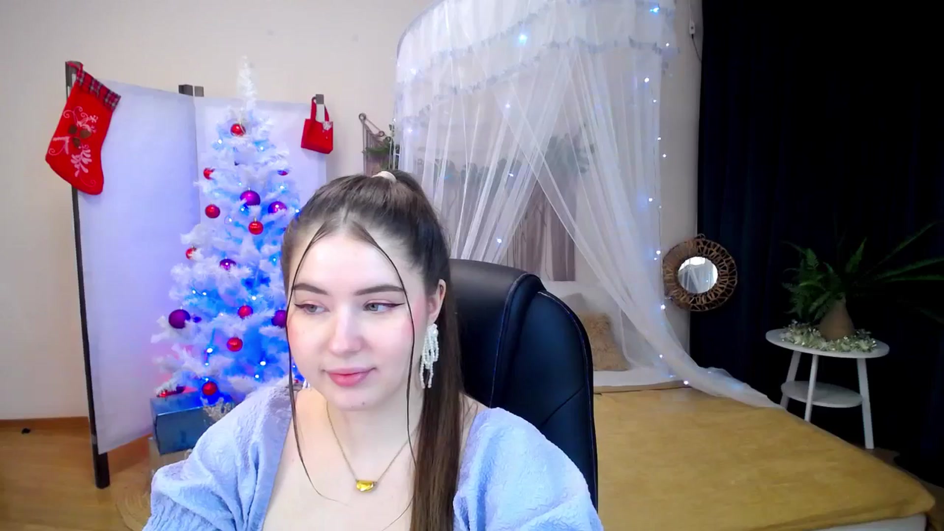 Gallery image thumbnail from AdmireMyEyes's myfreecams stream on, 12/18/2024, 20:26 image 6 of 20
