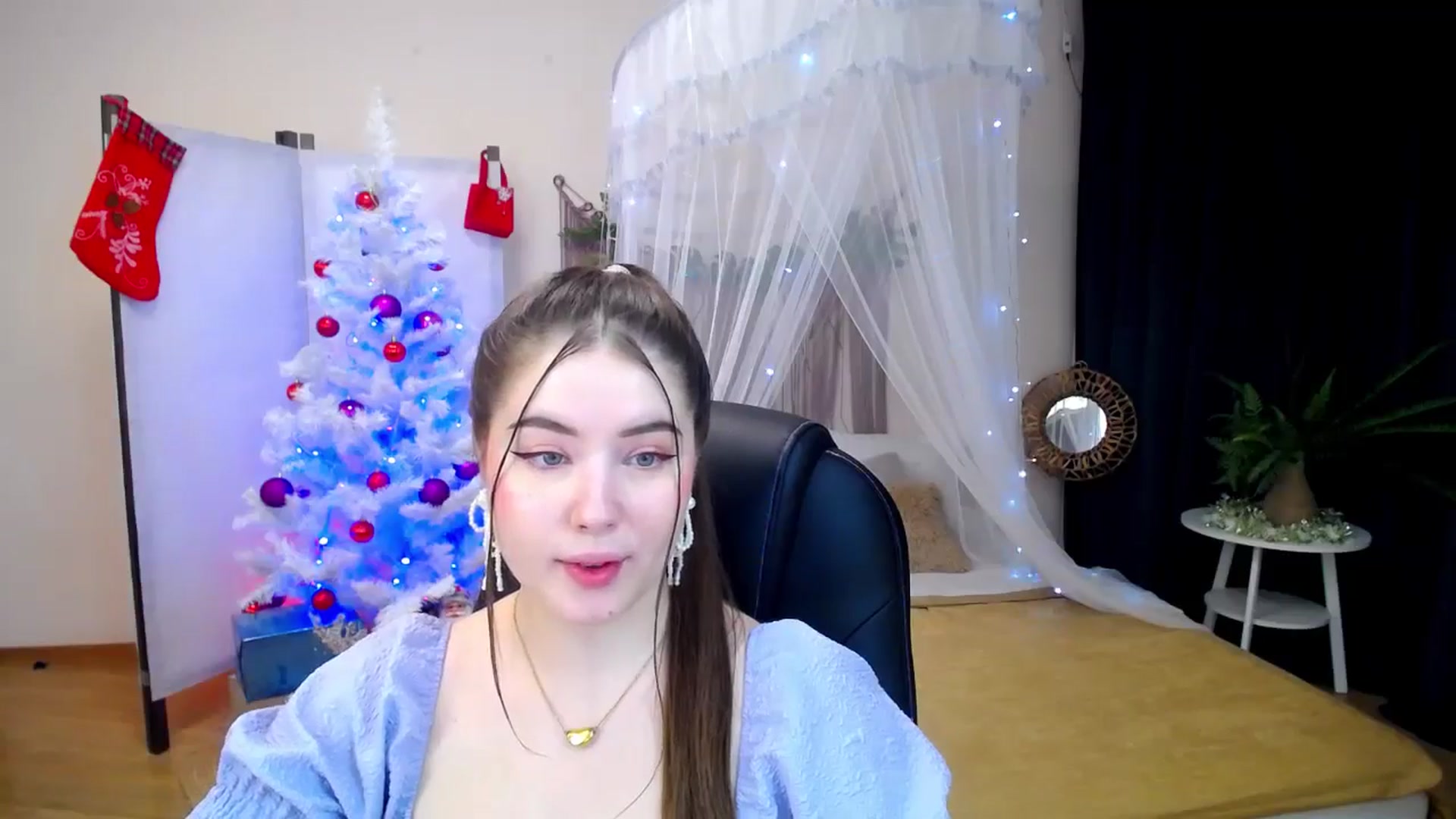 Gallery image thumbnail from AdmireMyEyes's myfreecams stream on, 12/18/2024, 20:26 image 3 of 20