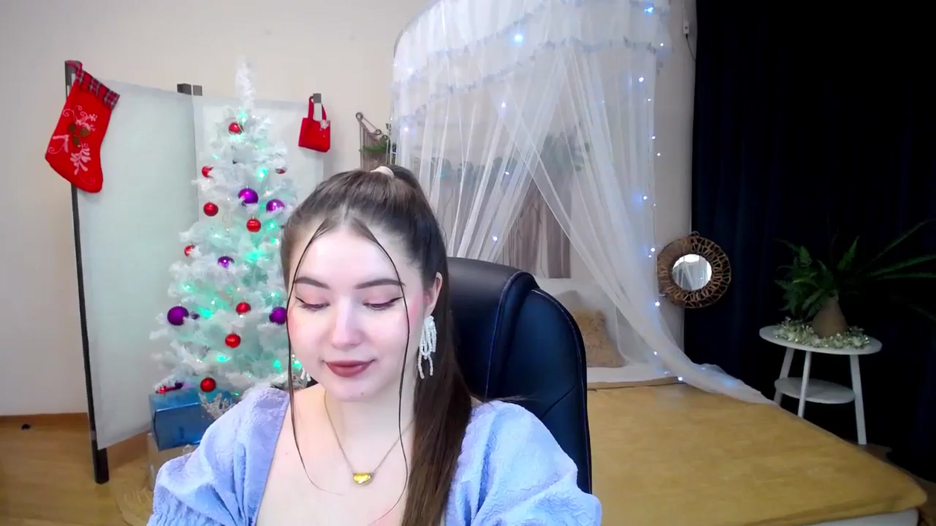 Gallery image thumbnail from AdmireMyEyes's myfreecams stream on, 12/18/2024, 20:26 image 12 of 20