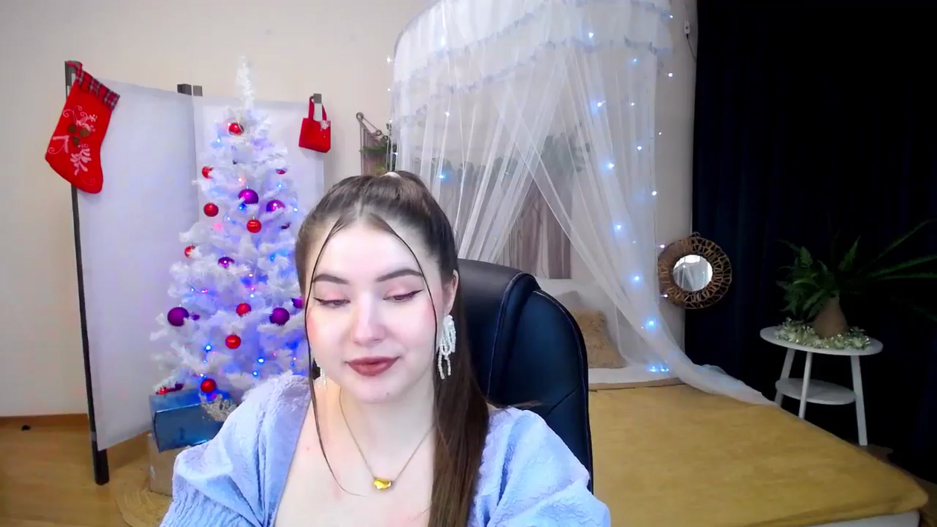 Gallery image thumbnail from AdmireMyEyes's myfreecams stream on, 12/18/2024, 20:26 image 11 of 20