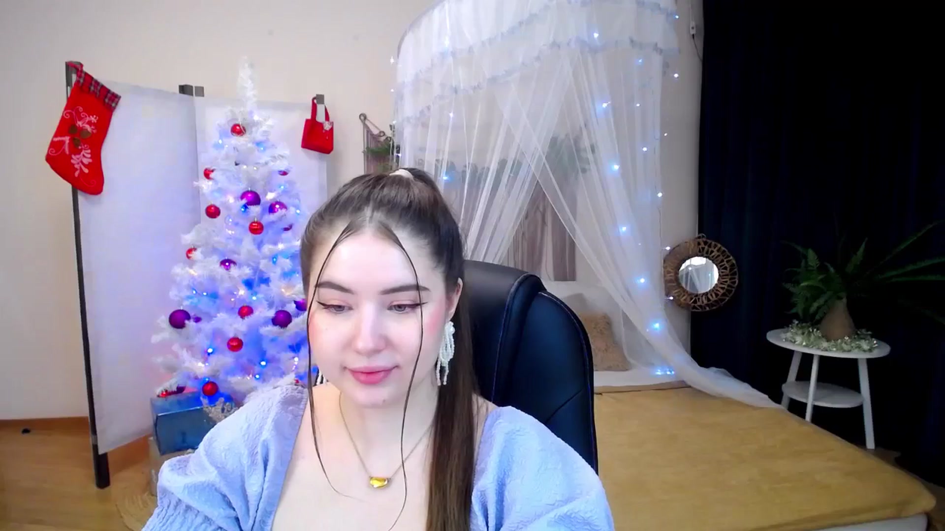 Gallery image thumbnail from AdmireMyEyes's myfreecams stream on, 12/18/2024, 20:26 image 5 of 20