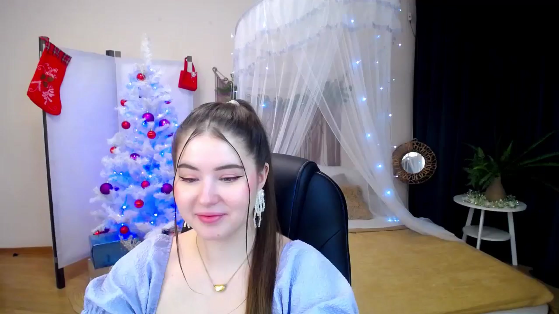 Gallery image thumbnail from AdmireMyEyes's myfreecams stream on, 12/18/2024, 20:26 image 1 of 20