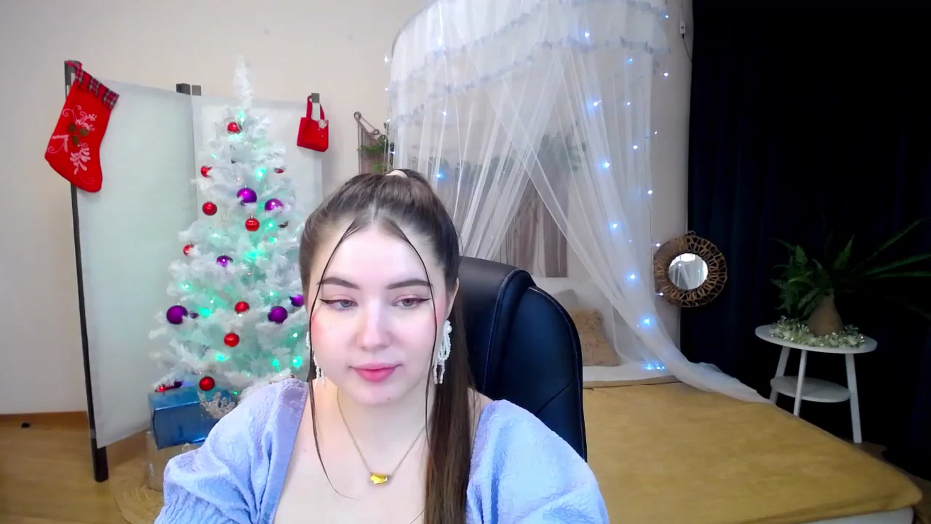 Gallery image thumbnail from AdmireMyEyes's myfreecams stream on, 12/18/2024, 20:26 image 2 of 20